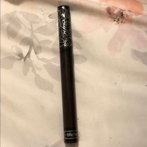 Kat Von D Liquid Lipstick in shade Damned